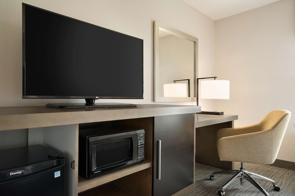 Standard Room, 2 Queen Beds - Photo 2