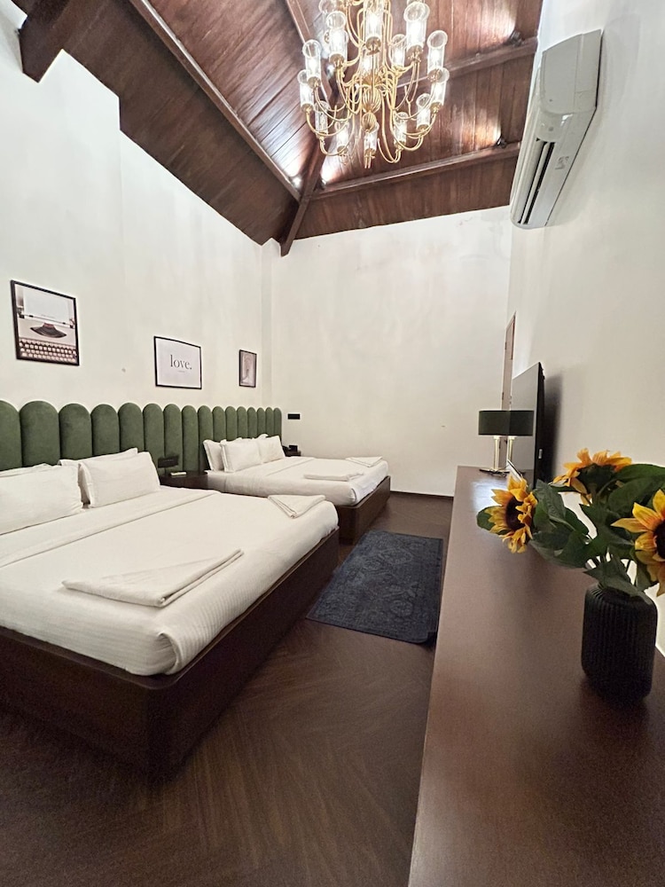 Jr. Suite Room - Photo 3