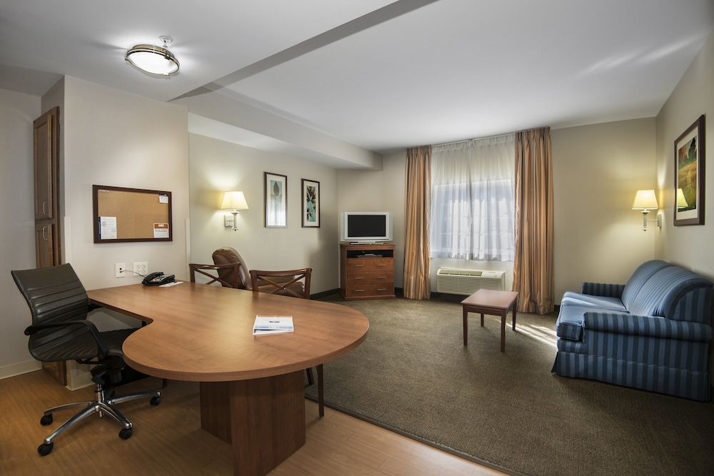 Suite, 1 Bedroom, Accessible Bathtub, Non Smoking (Communications Accessible) - Photo 2