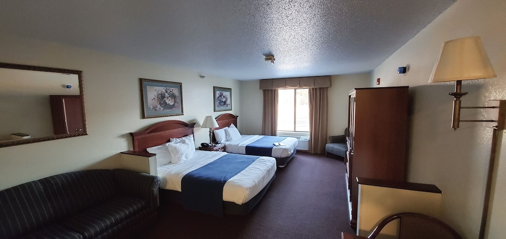 Executive Two Queen Suite - Photo 1
