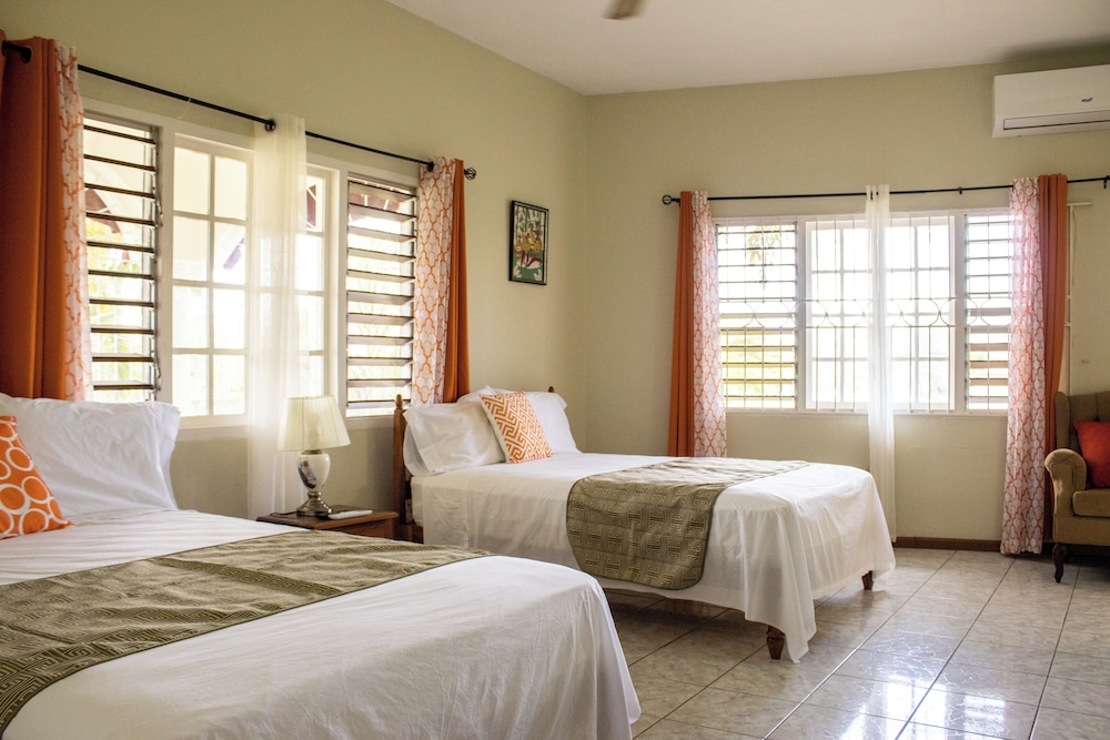 Deluxe Room, 2 Double Beds, Non Smoking, Garden View