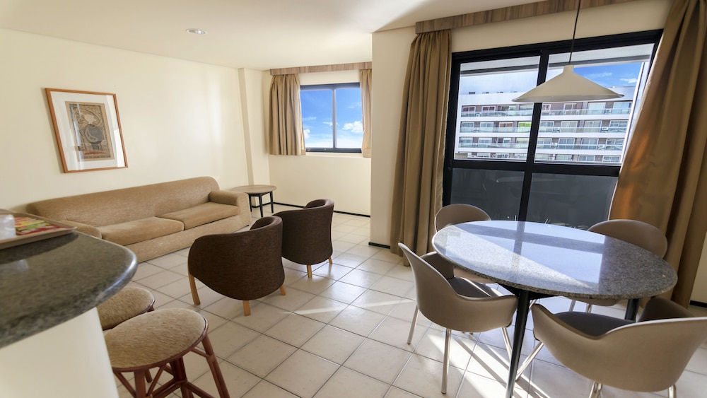 Suite, 1 Bedroom (Dining Area)