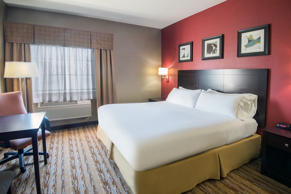 Suite, 1 Bedroom (1BD) - Photo 3