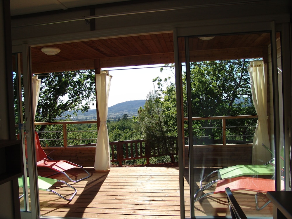 Chalet, 3 Bedrooms (Prestige) photo 2