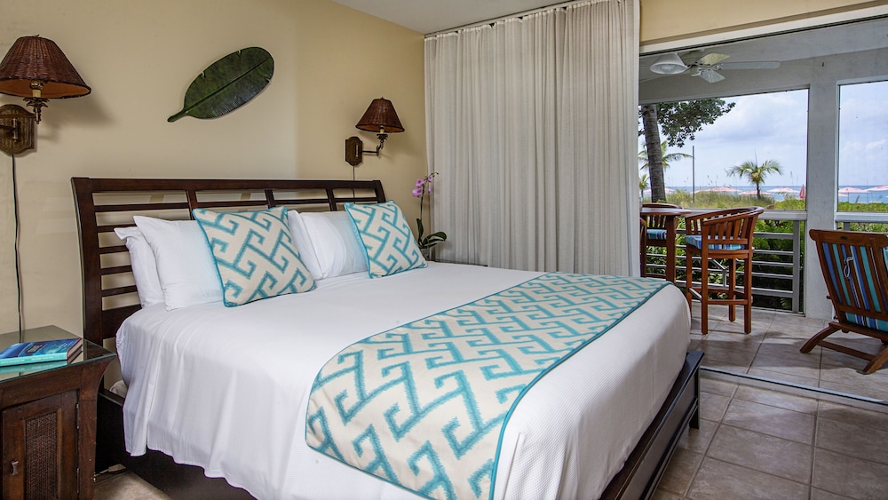 Deluxe Suite, 2 Bedrooms, Beachfront photo 2