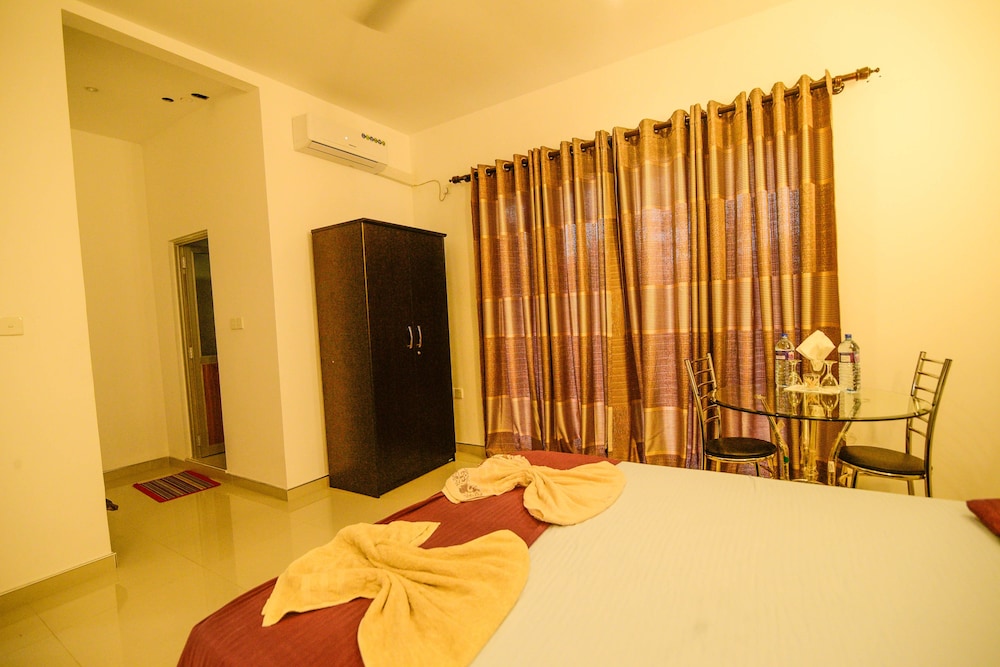 Family Room, 2 Double Beds, Non Smoking, Garden View photo 3