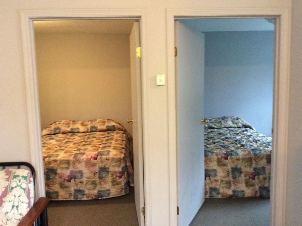 Cabin, 2 Bedrooms, Kitchen photo 3