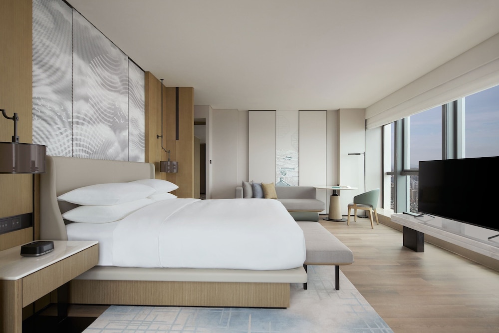 Executive Suite, 1 King Bed, Sea View