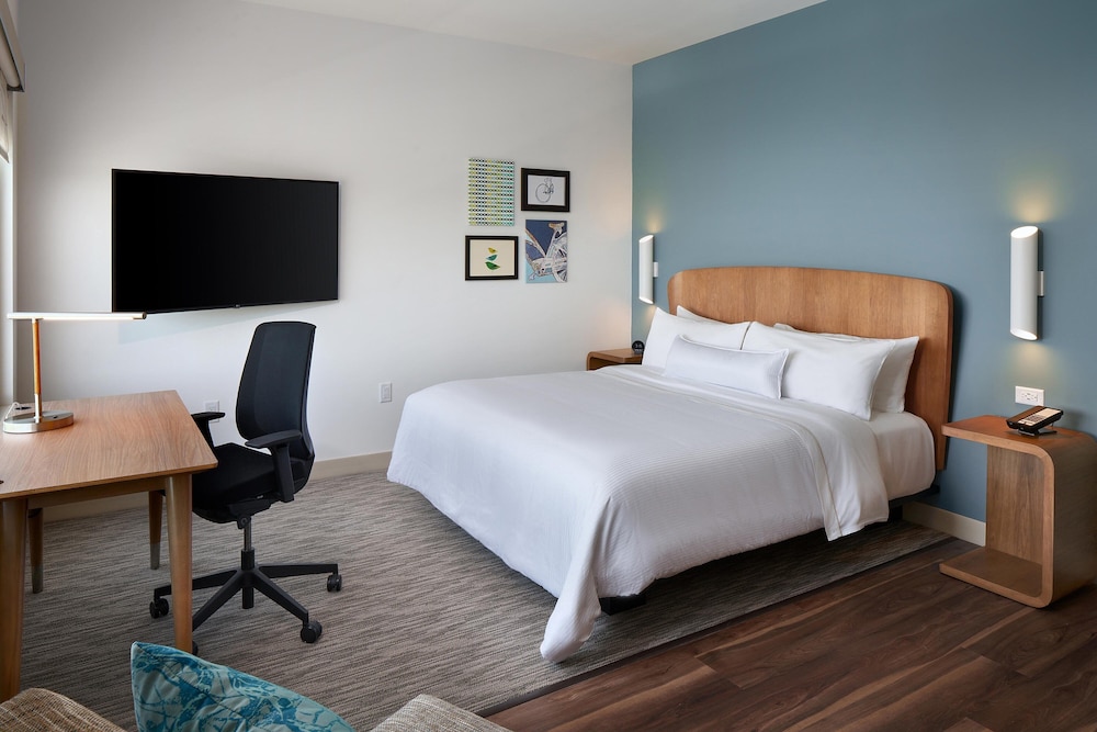 Suite, 1 Bedroom (Mobility Accessible, Transfer Shower)