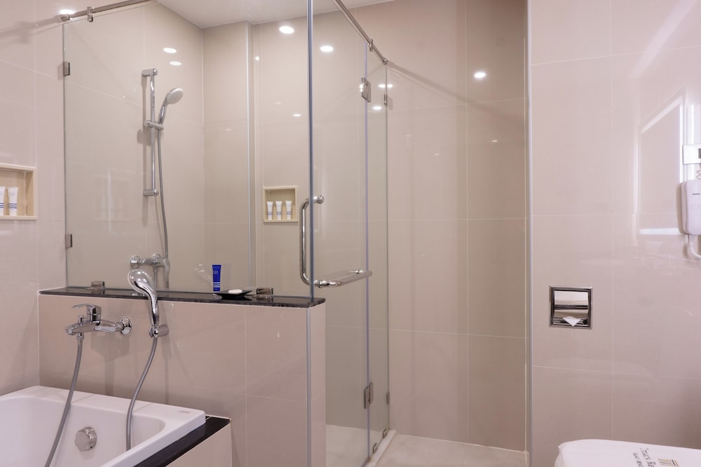 Deluxe Triple Room - Photo 8