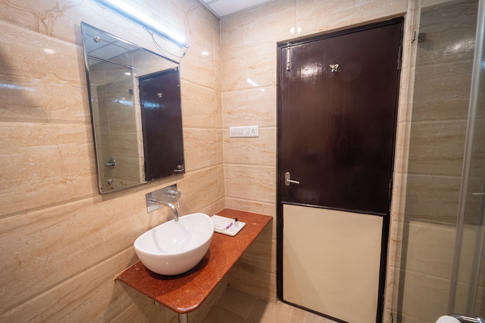 Deluxe Room - Photo 3