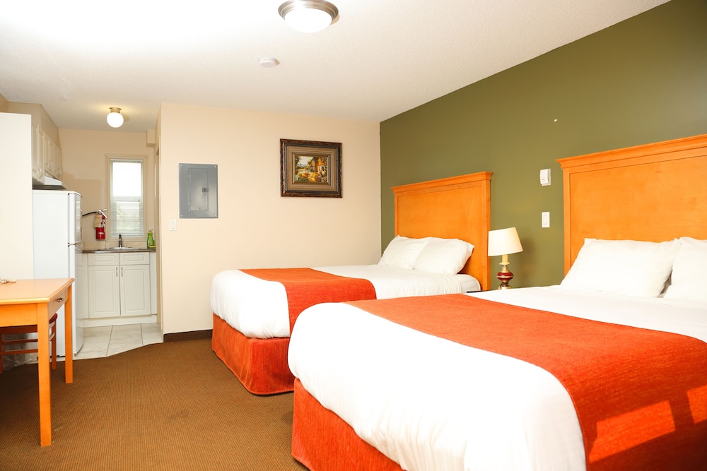 Executive Room, 2 Queen Beds, Kitchenette