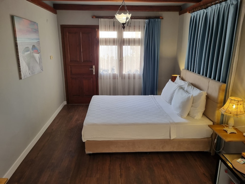 Classic Room, 1 Queen Bed, Terrace, Sea View
