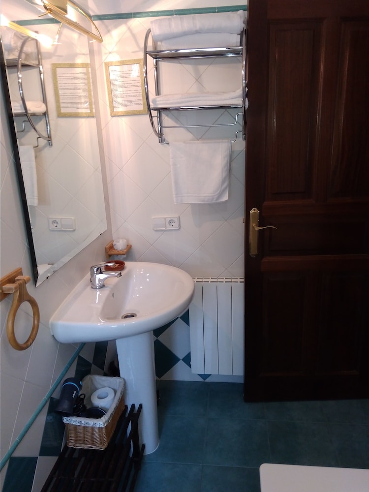 Standard Double Room photo 3