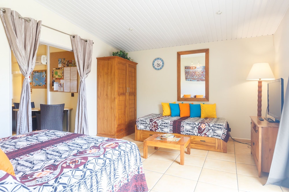 Deluxe Studio Suite photo 2