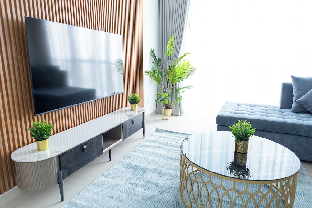 Exclusive Apartment, 2 Bedrooms, Balcony, Sea View photo 3