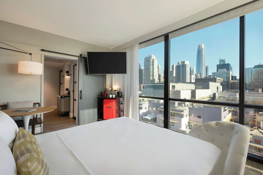 Studio Suite, 1 King Bed, City View - Photo 4