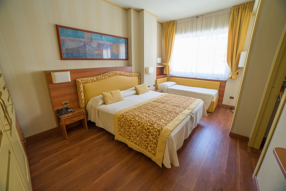 Superior Triple Room, Courtyard View