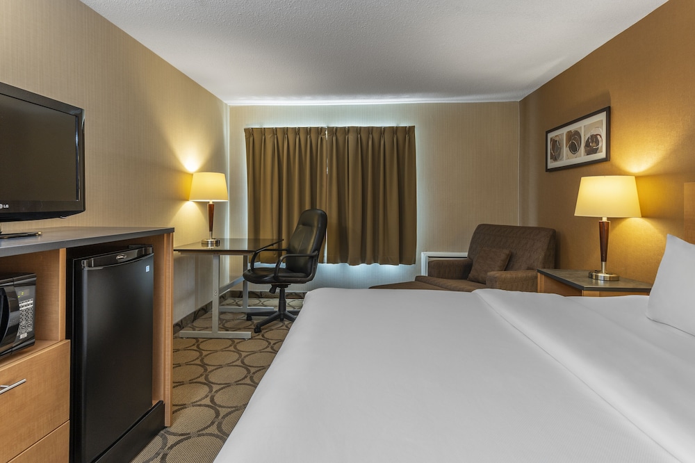 Standard Room, 1 Queen Bed with Sofa bed, Non Smoking - Photo 2