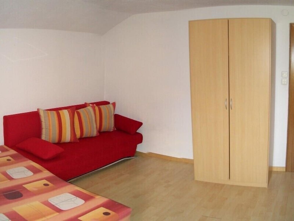 Economy Condo (Top 11) photo 3