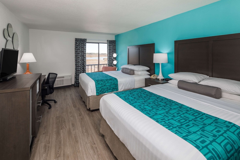Room, 2 Queen Beds, Non Smoking (Marsh View) - Photo 1