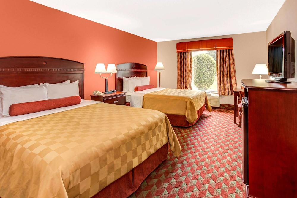 Business Room, 2 Queen Beds, Non Smoking - Photo 1