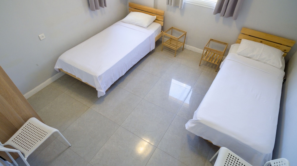 Presidential Apartment, 3 Bedrooms, Smoking, Sea Facing photo 2
