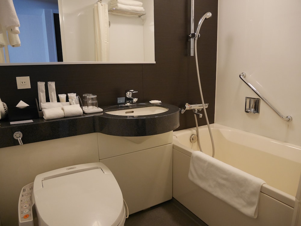 Standard Room, 2 Twin Beds, Club Lounge Access - Photo 5