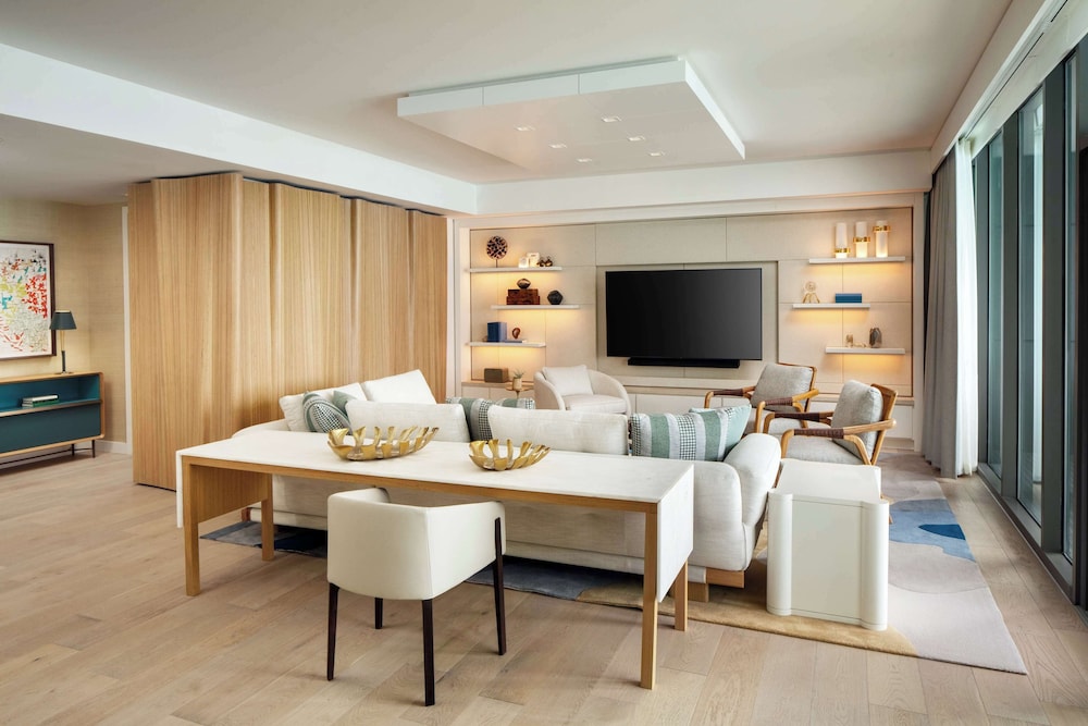 Conrad Suite