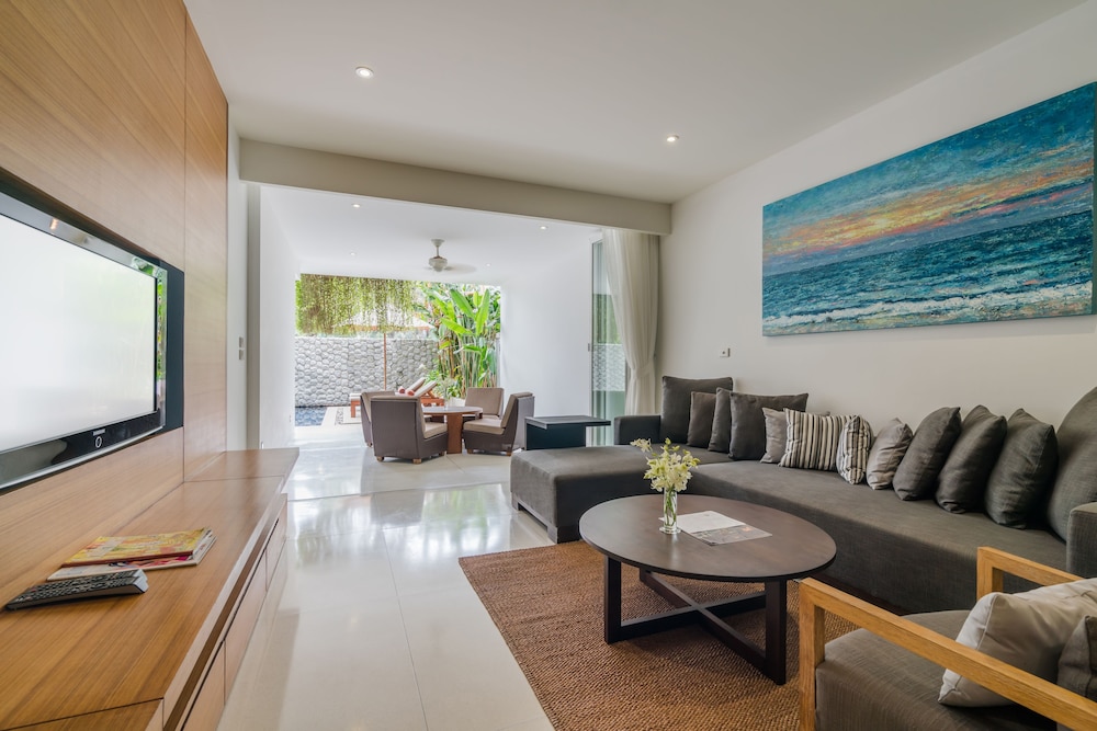 Two Bedroom Pool Residence - Photo 4