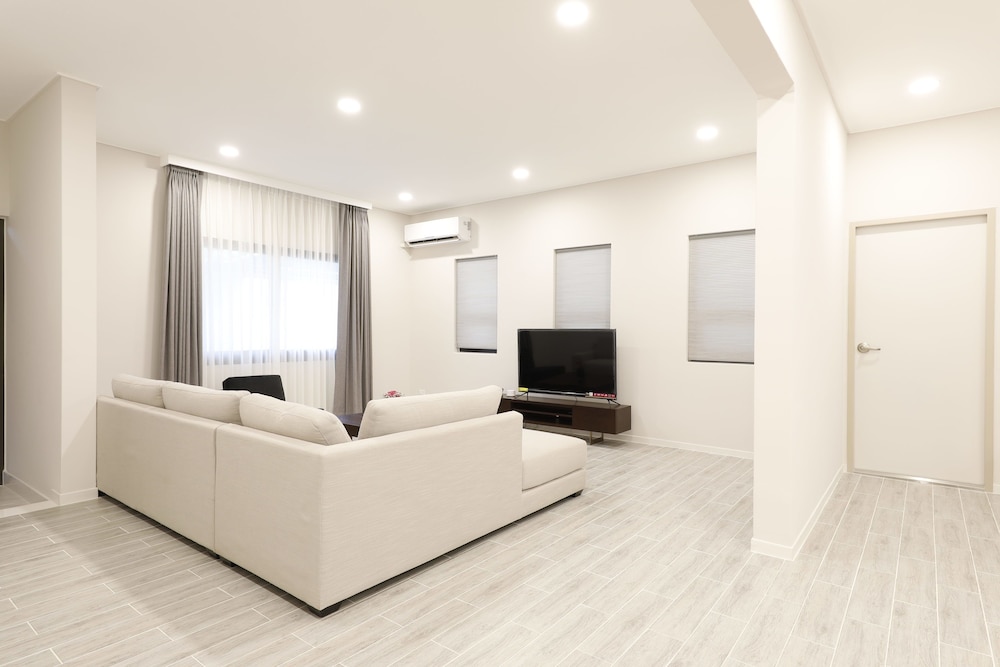 Premium Suite (B)