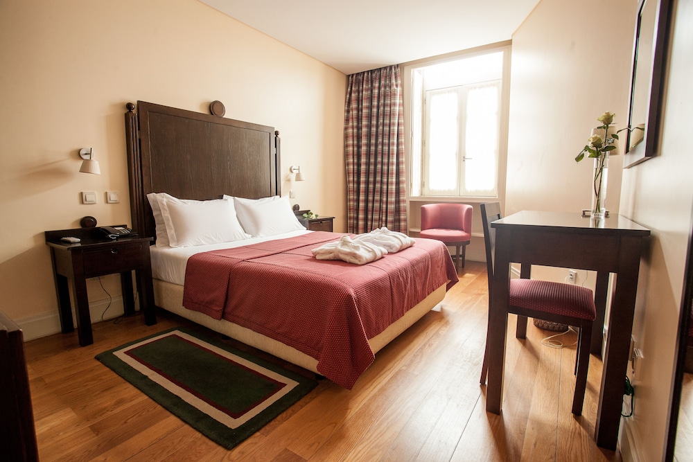 Standard Double or Twin Room - Photo 1