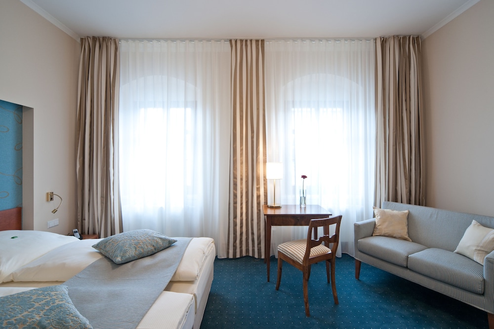 Double or Twin Room - Photo 3