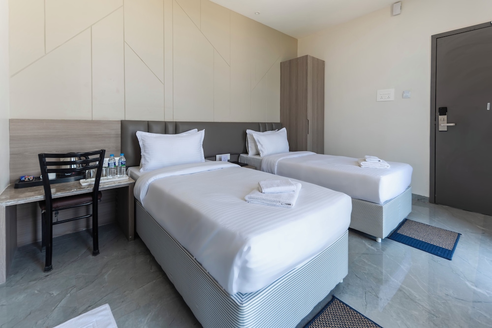 Deluxe Double Or Twin Room, 1 King Bed photo 1