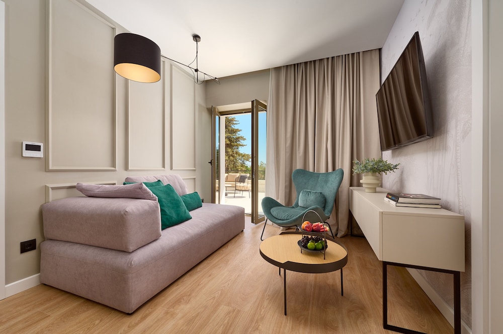 Executive Studio Suite, 2 Bedrooms, Balcony, Sea View