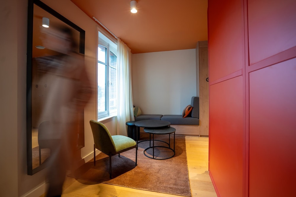 Shared Dormitory, Women only, Non Smoking