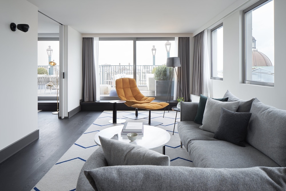 Penthouse (De Witt) thumbnail 6