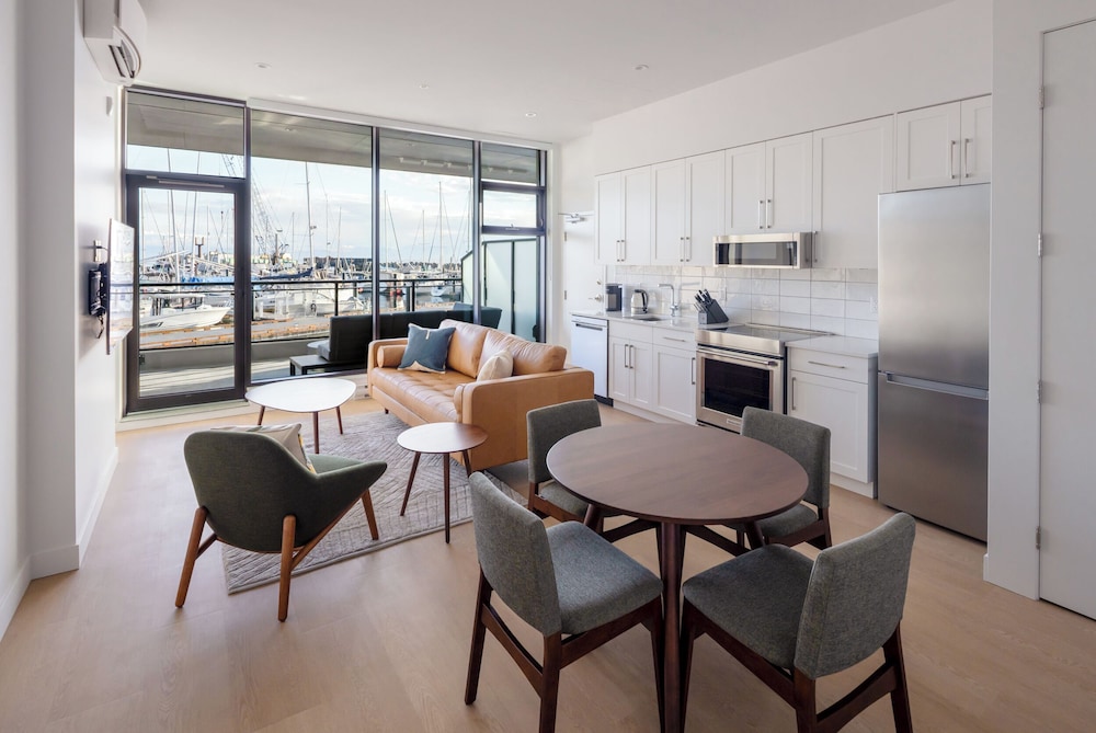 Apartment, 1 King Bed, Marina View