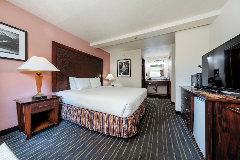 Suite, 1 King Bed, Non Smoking