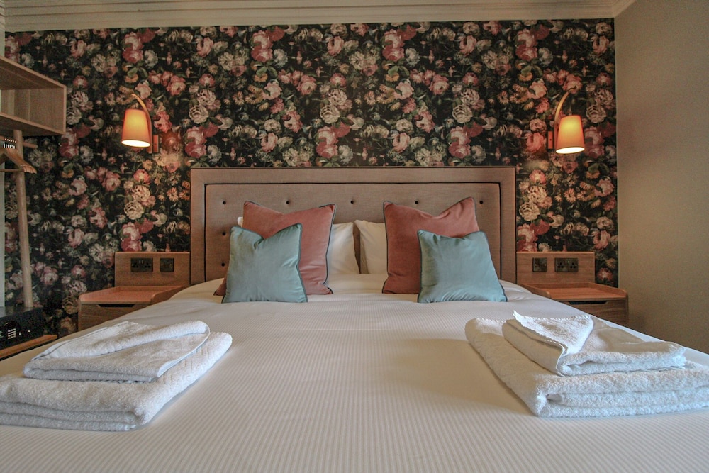 Double Room, Ensuite - Photo 12