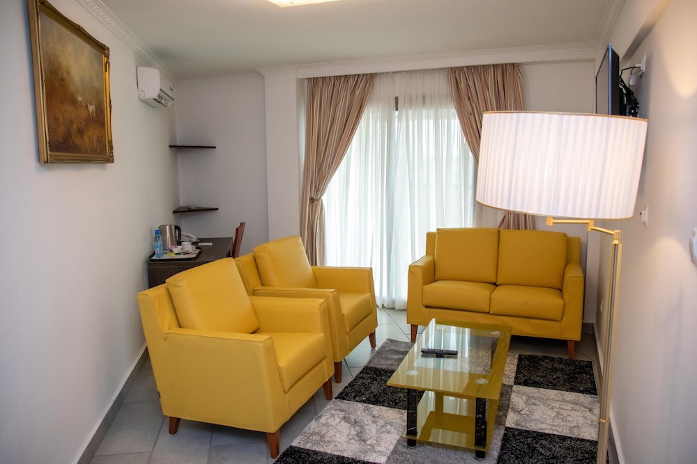 Deluxe Suite photo 1