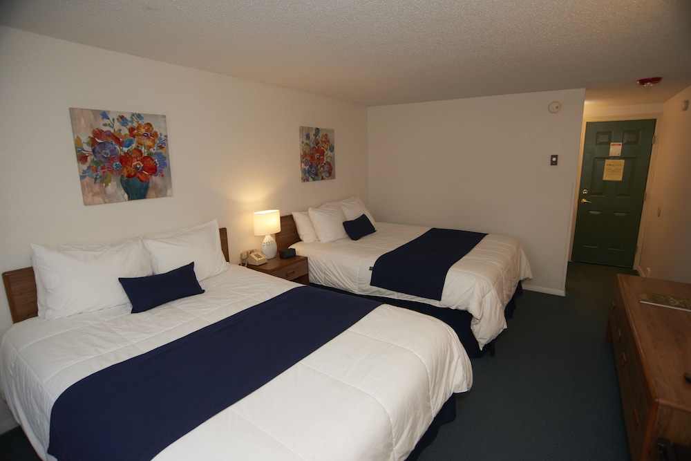 Standard Room, 2 Queen Beds (Second floor, No elevator) photo 2