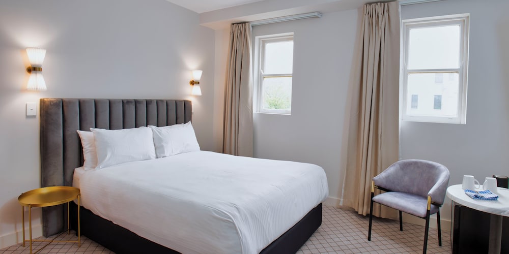 Deluxe Double Room, 1 Queen Bed - Photo 1