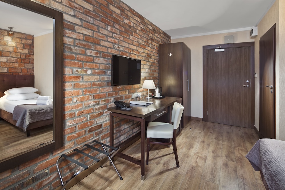 Standard Double or Twin Room - Photo 4