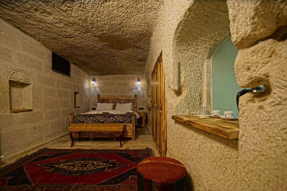 Standard Cave Room - Photo 2