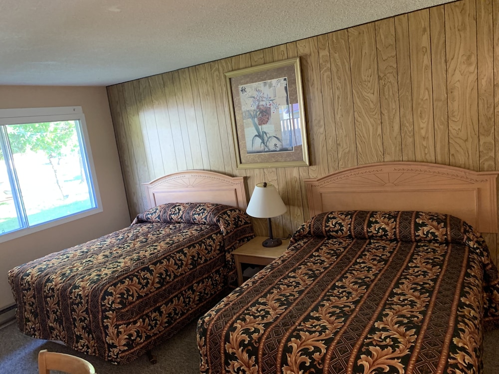 Basic Room, 2 Double Beds, Kitchenette photo 3