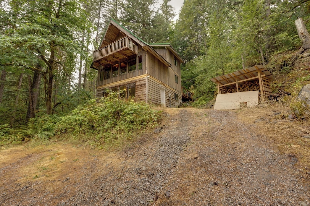 Cabin, 3 Bedrooms, Smoking, Balcony photo 1