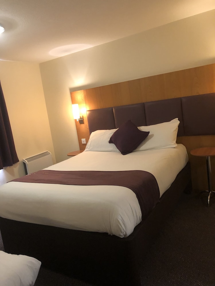 Double Room, Non Smoking - Photo 12