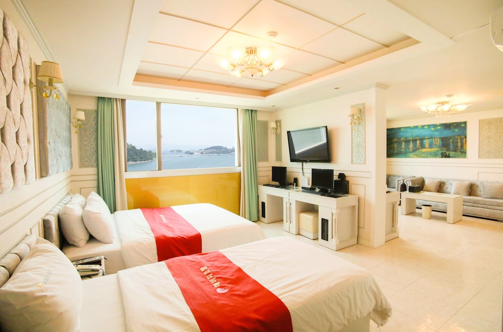Suite photo 1