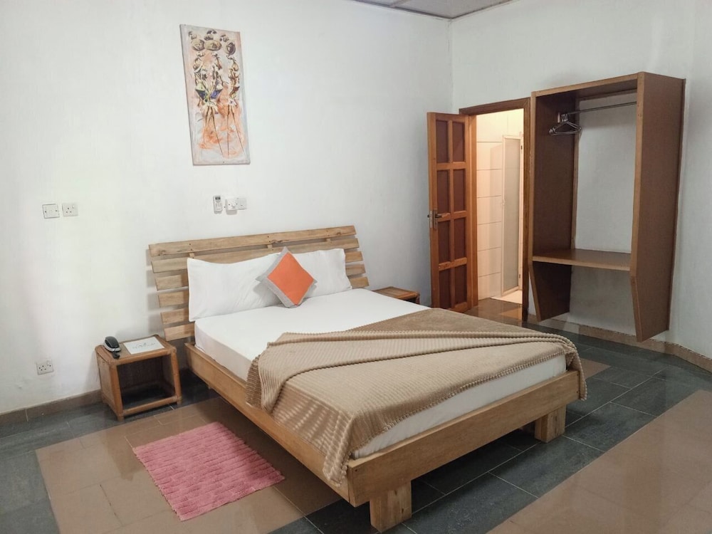 Standard Room (3)